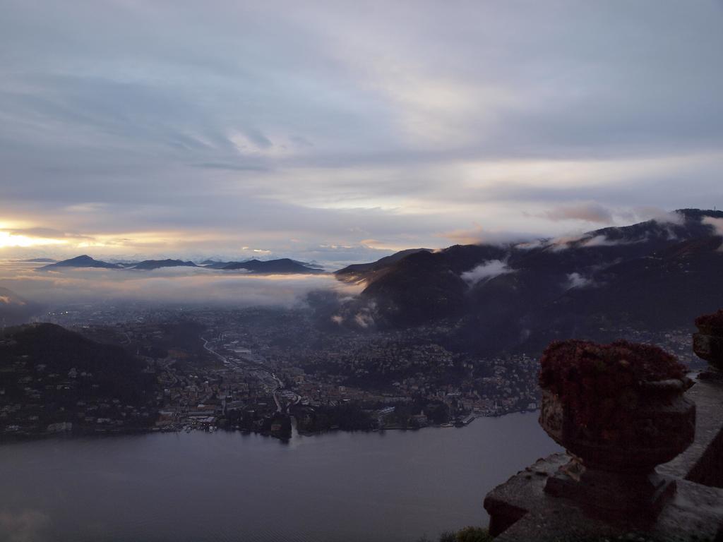 B&B Il Balcone Sul Lago Brunate Exteriör bild